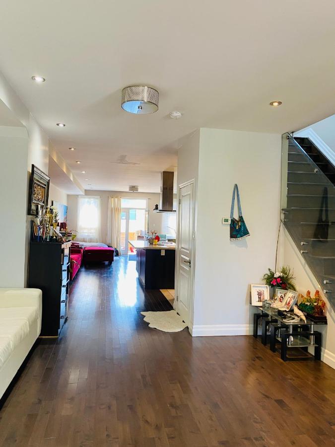 Apartment Signature 2 Bedrooms Apartment Space Share Toronto Toronto